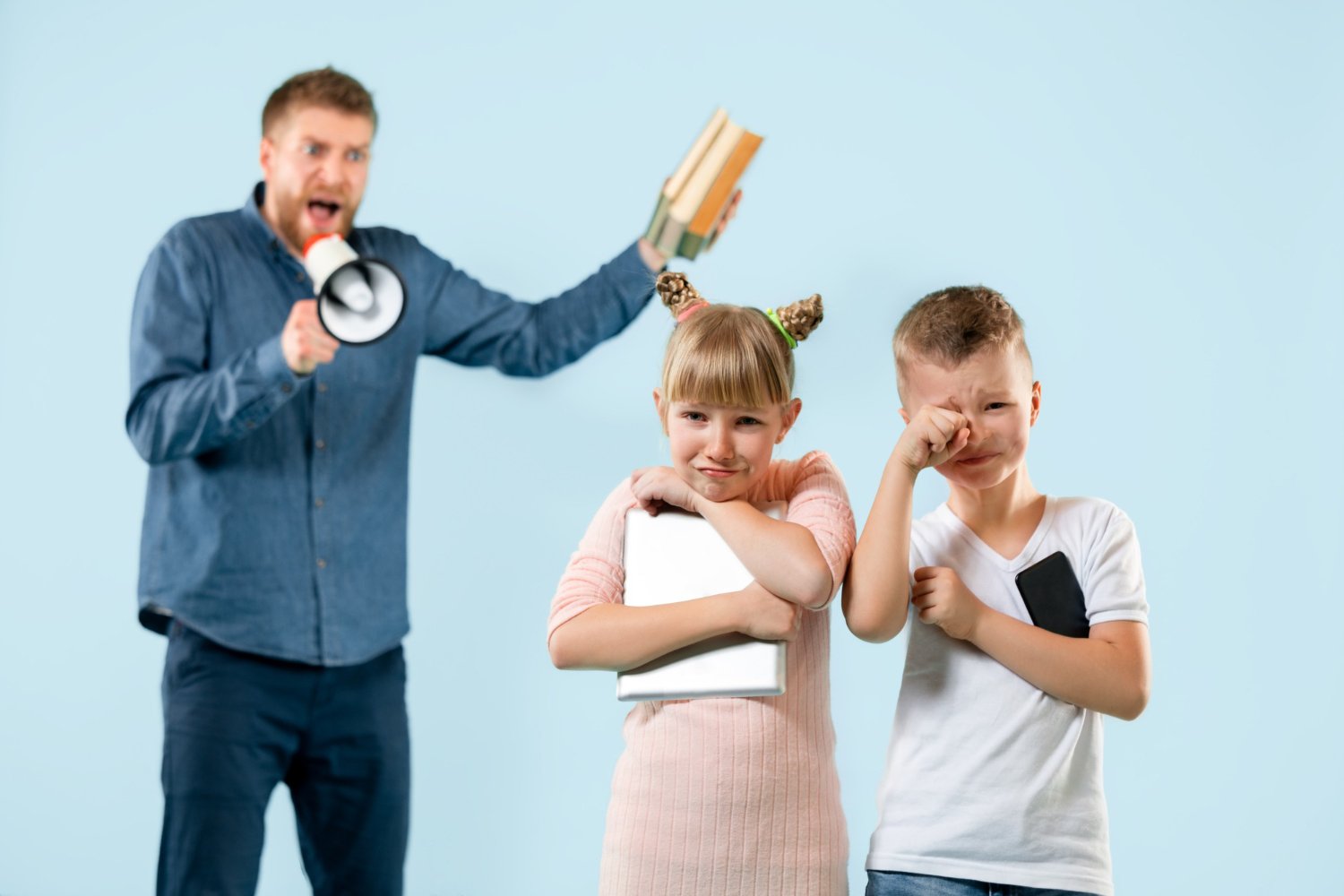 Lee más sobre el artículo Conductas agresivas por problemas de comunicación infantil